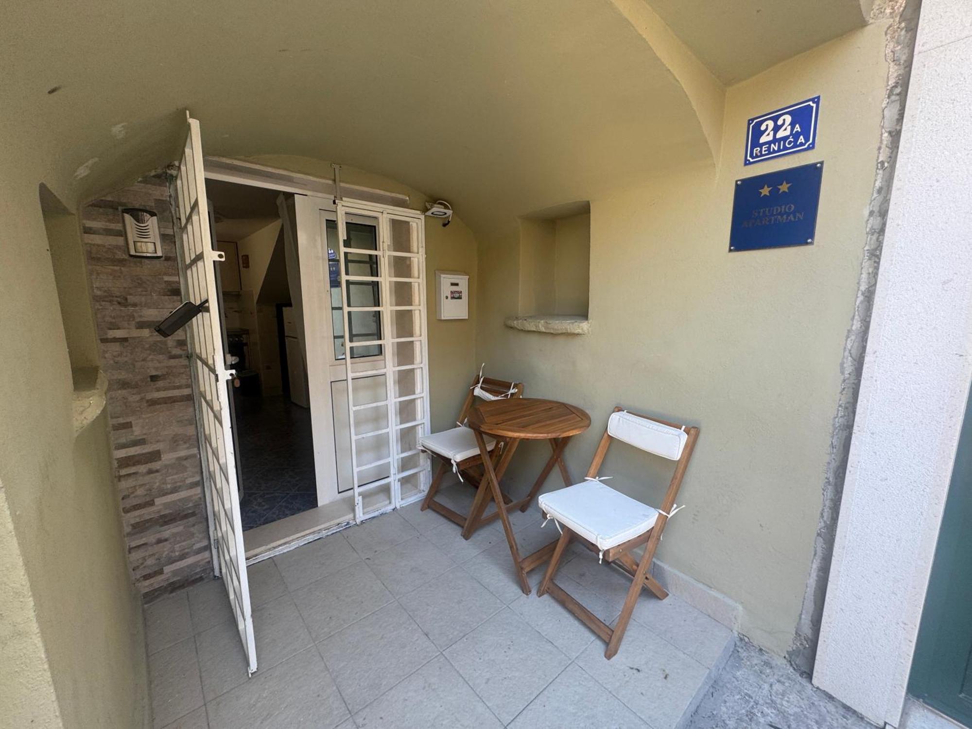 Prime Location - Center 1bdr