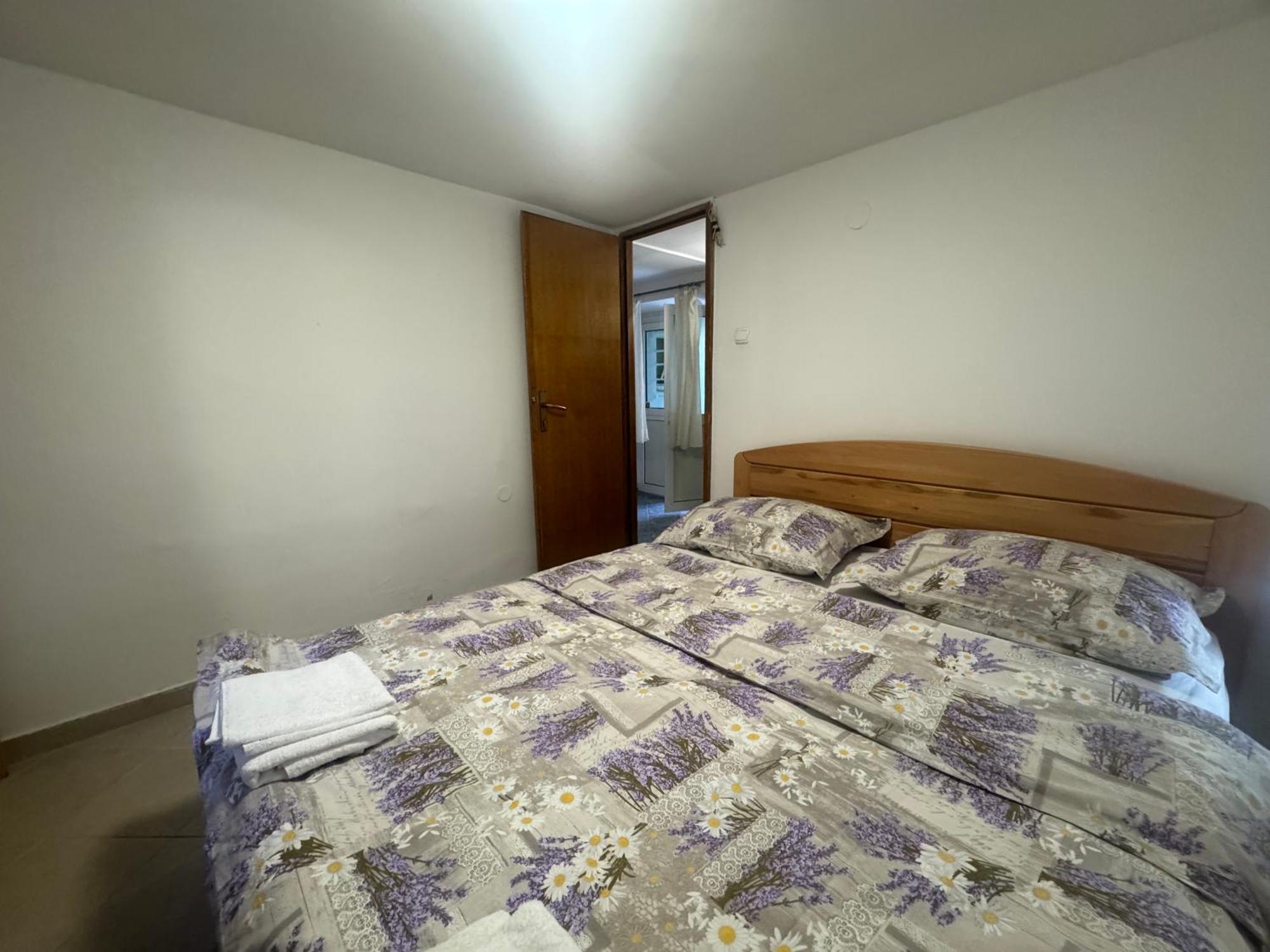 Apartment Prime Location - Center 1bdr Split
