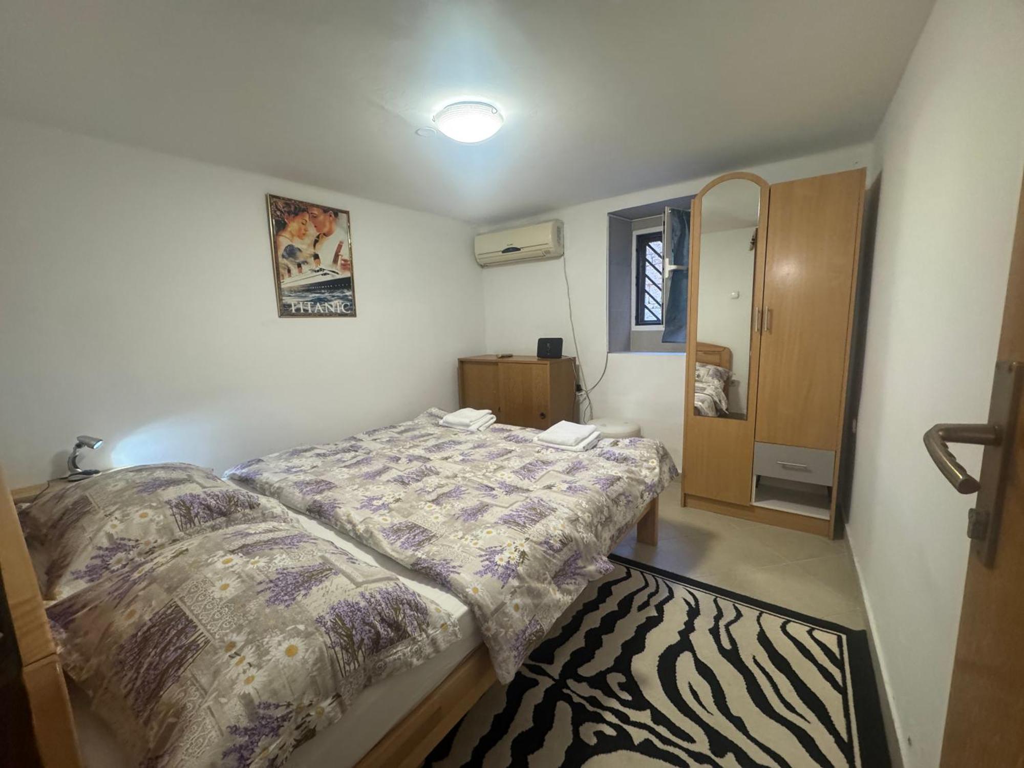 Prime Location - Center 1bdr *